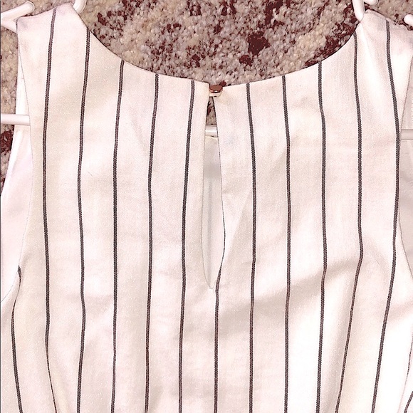 Sleeveless a-line dress with pinstripe pattern, fully lined, Excellent condition - Picture 6 of 9